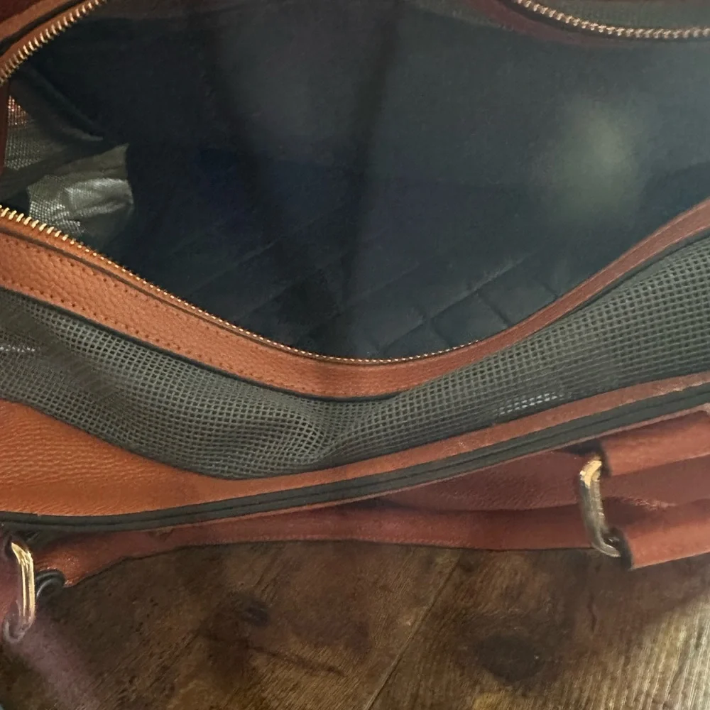 Elegant Tan Leather Tote Bag